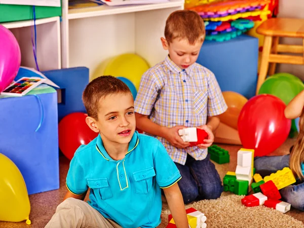 Group children game blocks on floor . — Stock Photo, Image