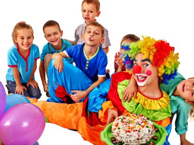 Palyaço ile grup çocuk doğum pasta holding.