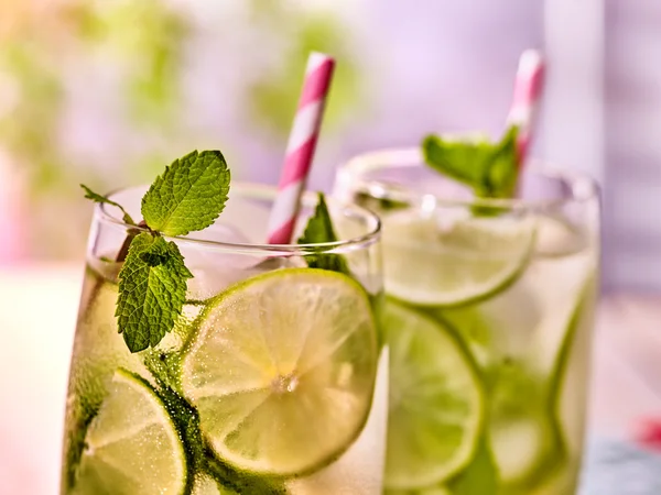 Mohito ve saman ile Gözlük.