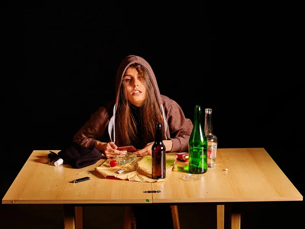 Girl in depression drinking alcohol. Bad habits. — Stock Photo, Image