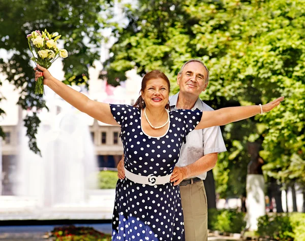 Happy old couple outdoor. — Stock Photo, Image
