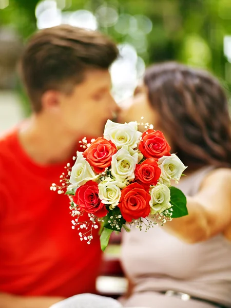 Couple kissing at park. — Stock Photo, Image