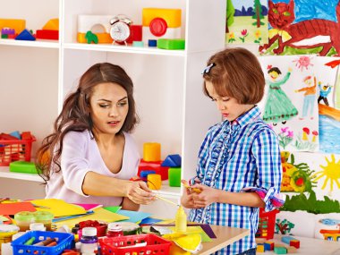 makas kağıt kesmek.