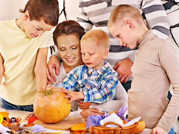 Family with carved pumpkin — Stock Photo, Image