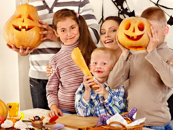 Halloween-feest met kinderen — Stockfoto