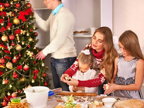 Family rolling dough — Stock Photo, Image