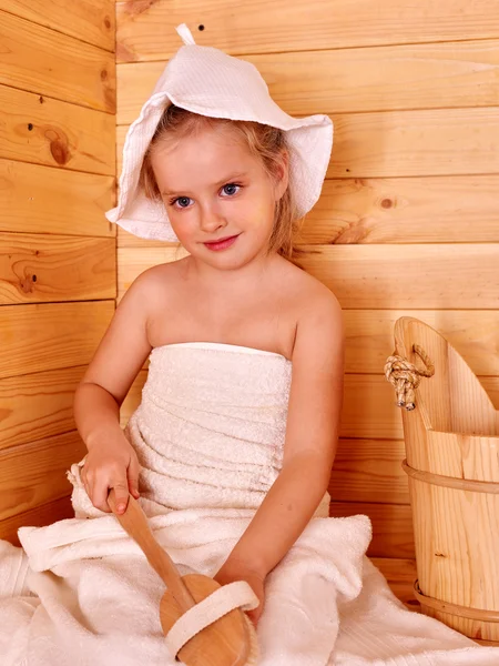 Mädchen in der Sauna — Stockfoto