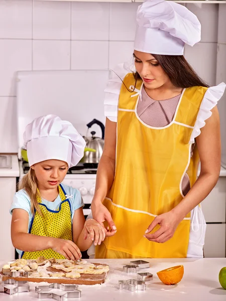 Mother and child baking. — Stock Photo, Image