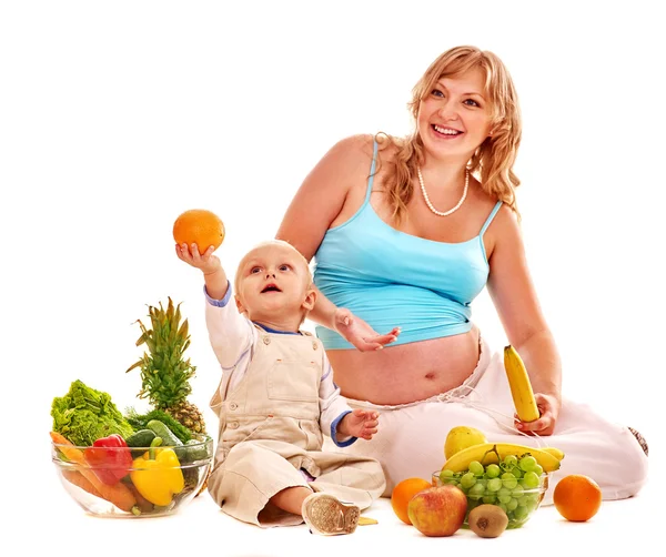 Mujer embarazada preparando alimentos  . —  Fotos de Stock