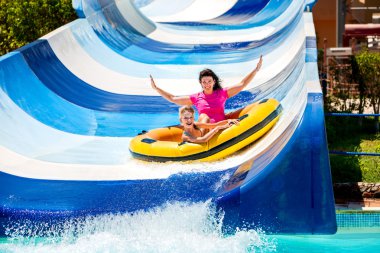 Aquapark, Aile slayt.