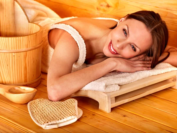 Girl relaxing in sauna. — Stock Photo, Image