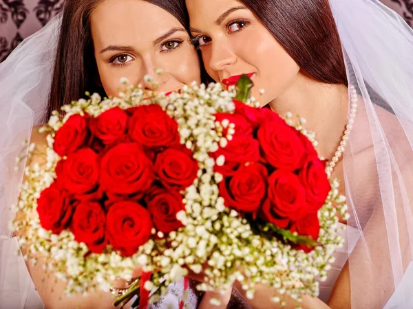 Casamento lésbicas meninas em vestido de noiva . — Fotografia de Stock