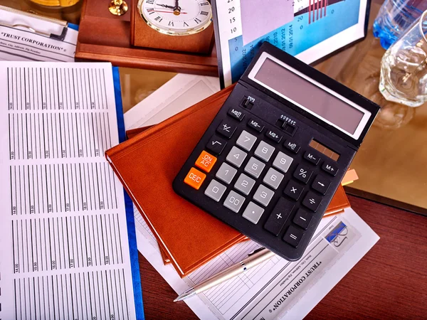 Zakelijke stilleven op tabel in office. — Stockfoto