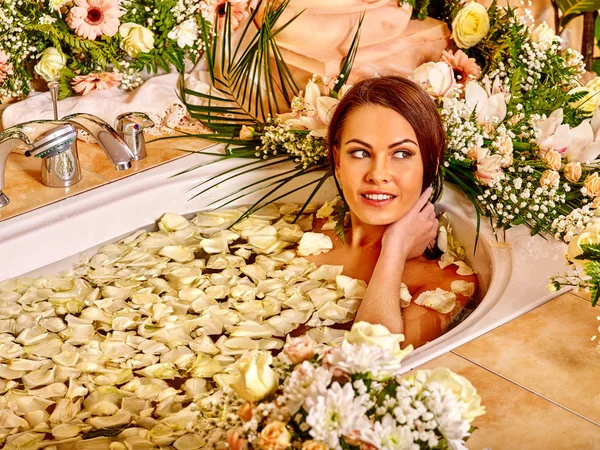 Woman at luxury spa. — Stock Photo, Image