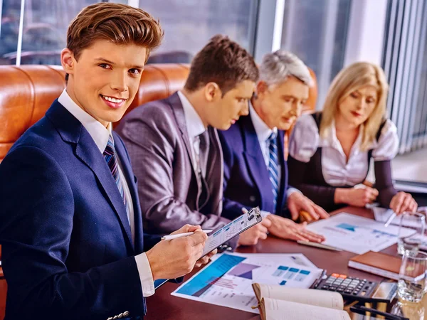 Groep mensen uit het bedrijfsleven in office. — Stockfoto