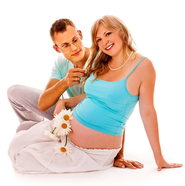 Gravid kvinna med make. — Stockfoto