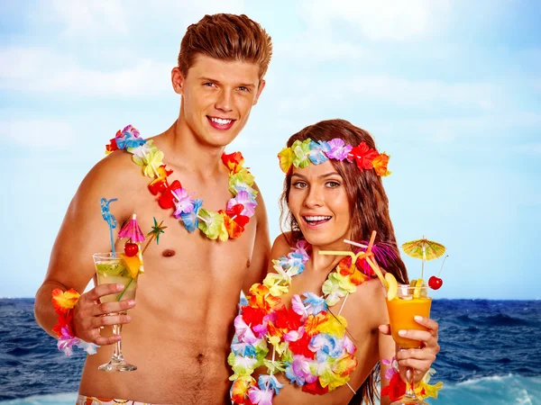 Пара коктейлей на Гавайском пляже . — стоковое фото