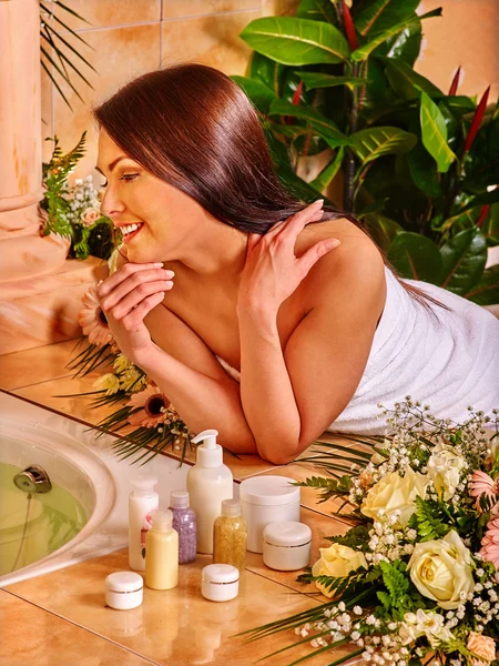 Mujer en spa de lujo . —  Fotos de Stock