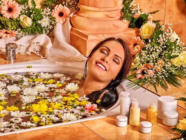 Woman at luxury spa — Stock Photo, Image