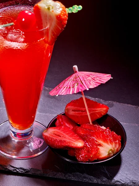 Cocktail di fragole con fragole — Foto Stock