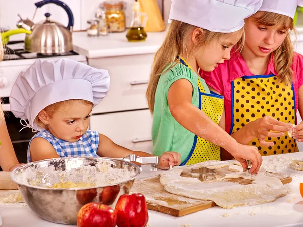 Desayuno infantil en la cocina — Foto de Stock