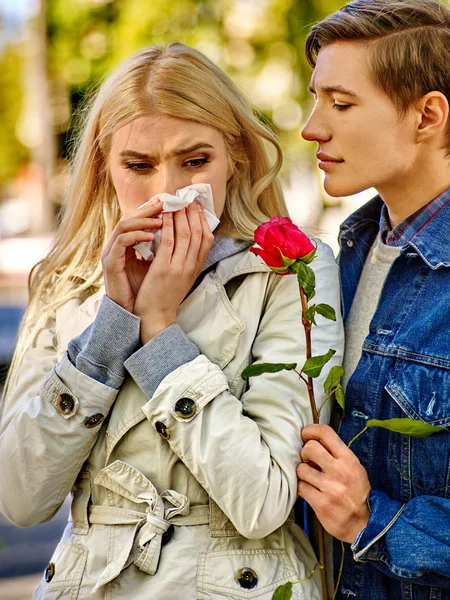Woman crying after  Quarreling With Man. Withered rose. — Stock Photo, Image