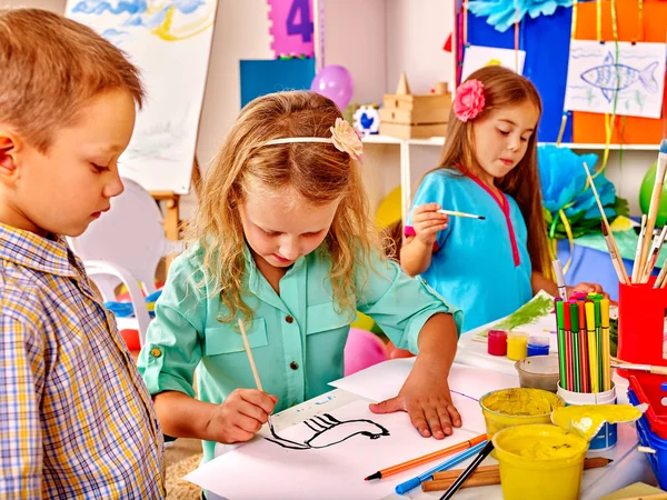 Girls painting in kindergarten — Stock Photo, Image