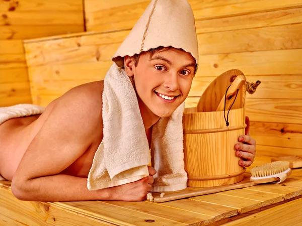 Groep mensen in hat op sauna. — Stockfoto