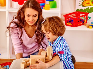 Çocuk oyun oyuncak tuğla.