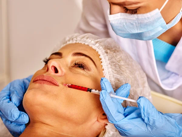 Woman middle-aged in spa salon — Stock Photo, Image