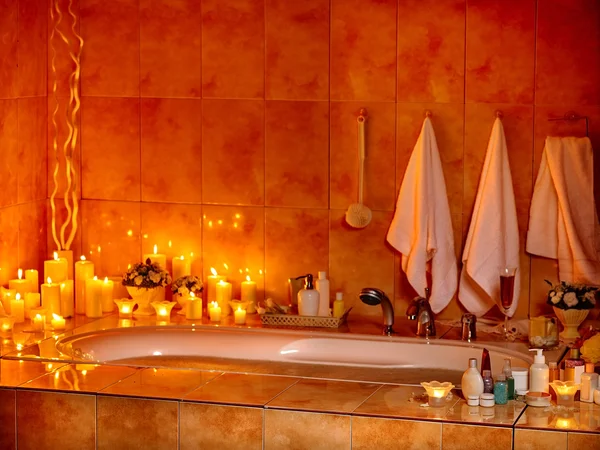 Interno bagno con vasca a bolle . — Foto Stock