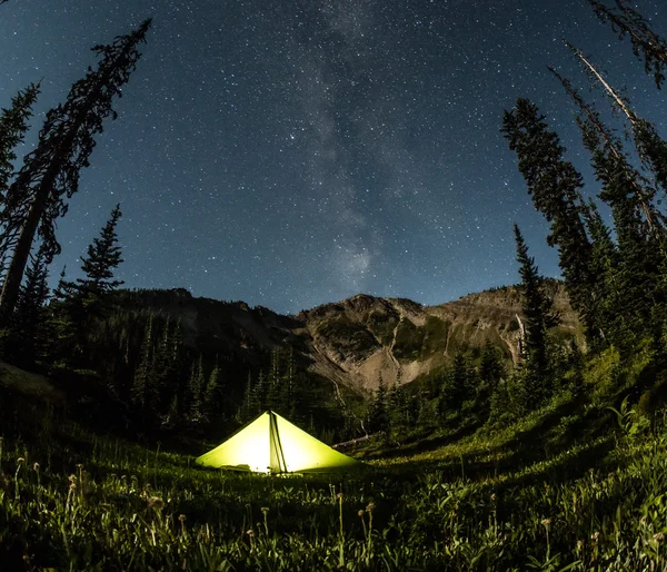 Lit tent at night — Stock Photo, Image