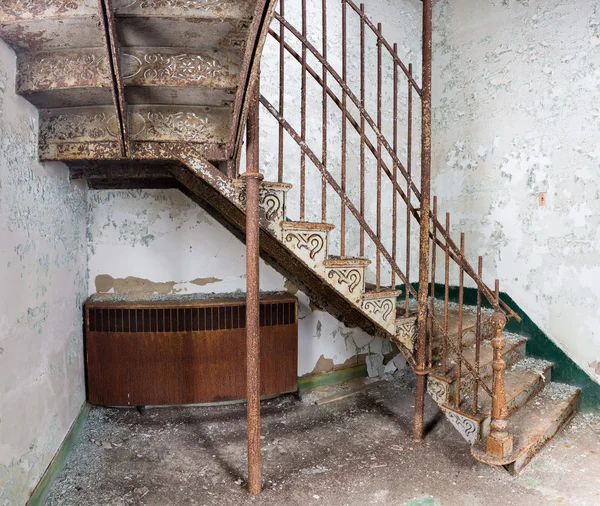 Trap binnen de Trans-Allegheny Lunatic Asylum — Stockfoto