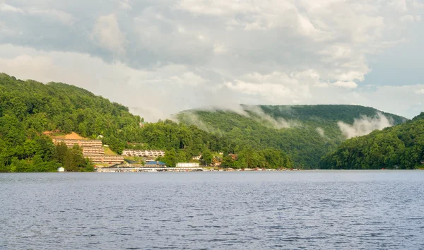 Marina en herenhuizen op Cheat Lake Morgantown — Stockfoto