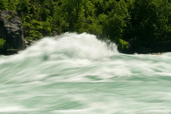 Niagara-floden ved White Water Walk i Canada - Stock-foto