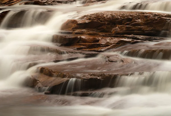 Wasserfall auf schlammigem Bach bei Albright wv — Stockfoto