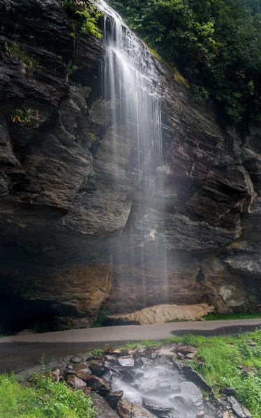 Bridal Veil Falls poblíž vysočiny Nc — Stock fotografie