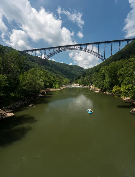 Rafters al New River Gorge Bridge nella Virginia Occidentale — Foto Stock