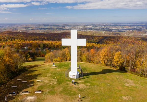 Velký Kristův kříž v Jumonville u Uniontownu, Pensylvánie — Stock fotografie