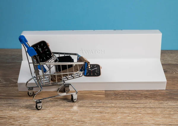 Apple watch series 6 in shopping cart as concept for sale on watches — Stock Photo, Image