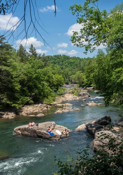 Families in Audra State Park near Buckhannon in West Virginia — Stock Photo, Image