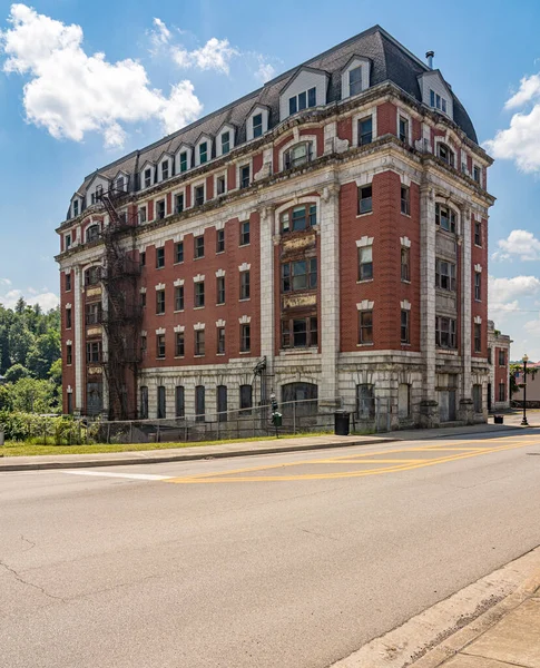 Opuszczony hotel Willard i Baltimore oraz stacja kolejowa Ohio w Grafton WV — Zdjęcie stockowe