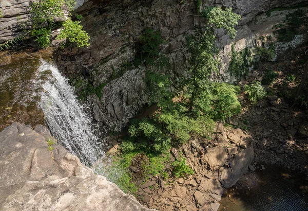 Cachoeira em Ozone Falls no Tennessee mostrando o lábio do desfiladeiro — Fotografia de Stock