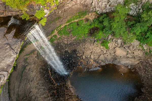 Wodospad w Ozone Falls w Tennessee pokazujący wargę wąwozu — Zdjęcie stockowe