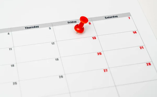 Kalender zeigt eine Vier-Tage-Woche mit Freitag als Urlaubstag — Stockfoto