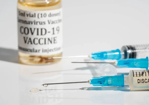 Konzept für Auffrischungsimpfung oder Impfung für Covid-19-Impfstoff nach den ersten beiden Dosen — Stockfoto