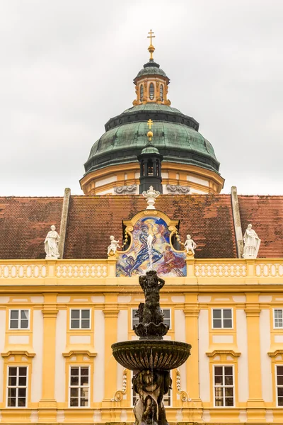 Utsidan av stift Melk i Österrike — Stockfoto