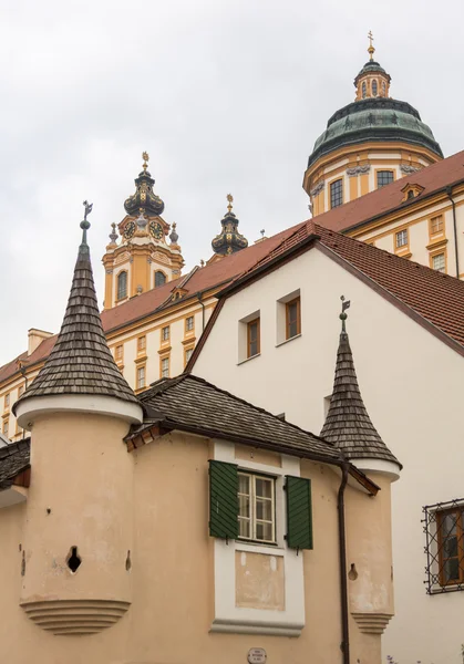 Внешний вид Мелькского аббатства в Австрии — стоковое фото