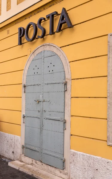 Castle Hill Budapest posta ofisinde