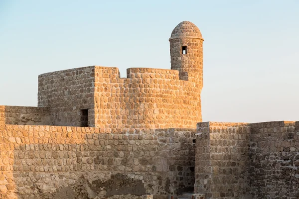 Oude Bahrain Fort bij Seef in de late namiddag — Stockfoto